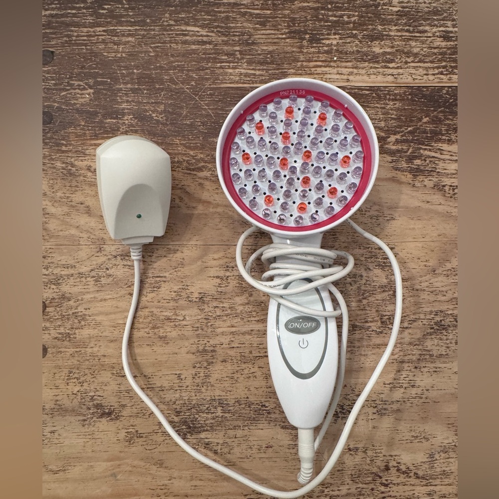 REVIVE LIGHT THERAPY

 Red Light Therapy Device - White and red Handheld